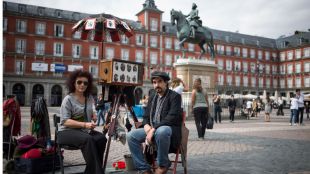 Fotógrafos minuteros: ¿en peligro uno de los oficios más antiguos de Madrid?
