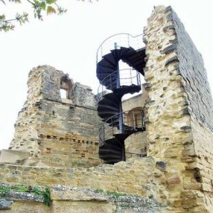 Muere tras caer desde el Castillo de Briones, en La Rioja