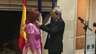 Karmen Garrido, distinguida con la Medalla Chevalier de L’Orde du Mérite