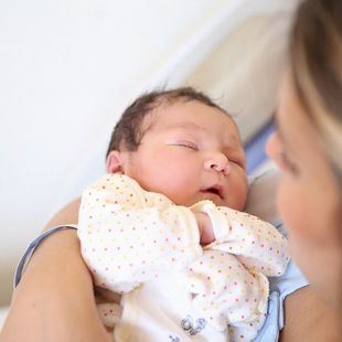 Menos nacimientos y más defunciones