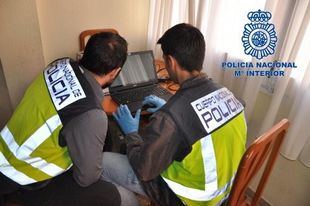 La denunciante fue una menor que pilló 'in franganti' al detenido. Foto de archivo.
