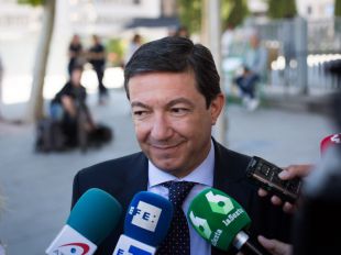 Calvo sacó sobresalientes sin hacer "ni el huevo"