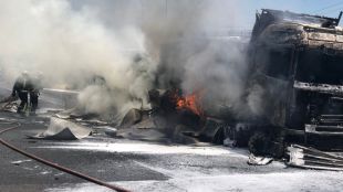 Un espectacular accidente obliga a cortar parcialmente la A-1