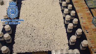 Material intervenido a una red implicada en la elaboración de 'karbuki', la droga que está causando estragos en Marruecos, especialmente entre las clases más desfavorecidas