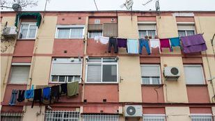 Fachada de uno de los edificios del barrio del Aeropuerto.