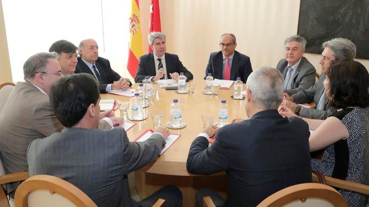 Garrido y Van Grieken, con los rectores de la Cruma, en una imagen de archivo.