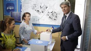 Garrido vota y pide al candidato ganador que integre al resto de adversarios