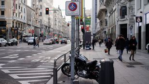 Centro duplicará el aparcamiento de motos en la calzada