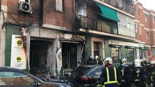 Dos viviendas y un local comercial han resultado afectadas por el incendio