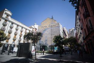 El mural de Tierno Galván se queda y será restaurado