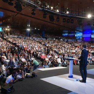 La política reacciona ante la victoria de Casado