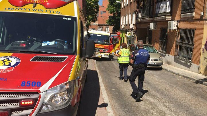 La mujer ha tenido que ser rescatada del patio.