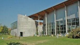 Dos centros deportivos de Barajas, cerrados por obras