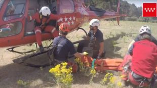 Rescatada en helicóptero una mujer en Cercedilla