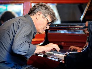 El Café Central cumple años con un agosto de jazz