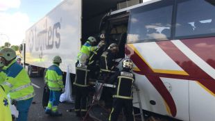Fallece el conductor de un autobús en un accidente múltiple