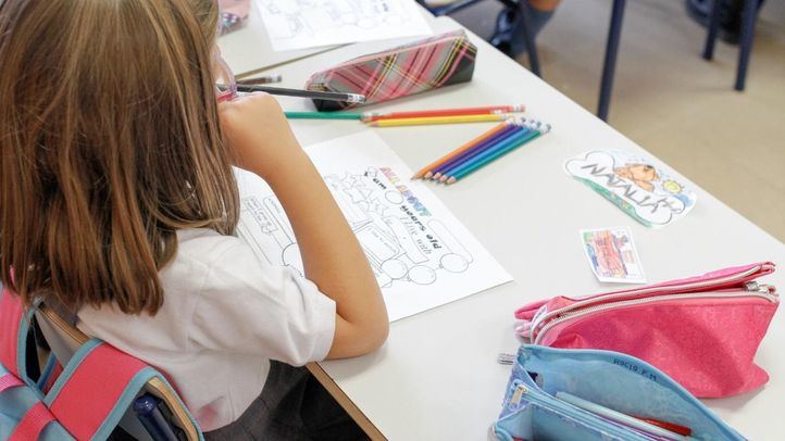 Según los sindicatos, la Comunidad ha cerrado 23 aulas en distintos colegios públicos de Infantil, Primaria y Secundaria de la región