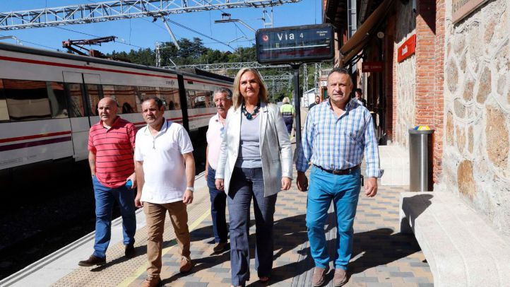 La consejera de Transportes, Rosalía Gonzalo, este lunes en Cercedilla.