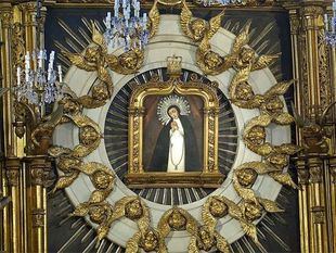 De viejo lienzo a patrona popular