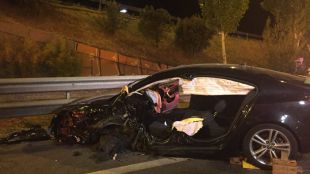 Conduce en sentido contrario y deja ocho heridos al chocar