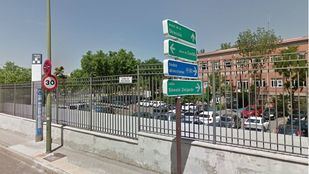 Comisaría a la que ha acudido el joven herido.