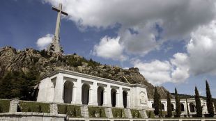 El PP se plantea ahora recurrir el decreto para exhumar a Franco