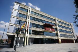 Detenidos dos menores por 'sextorsionar' a una chica