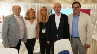 Mariola Vargas y Santiago Llorente en Com.Permiso.