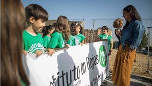 Ignacio Aguado y Begoña Villacís de Ciudadanos visitan el Solar donde se proyectó el instituto de Rejas.