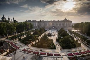 Plaza de Oriente y Palacio Real vista desde el Teatro Real.
