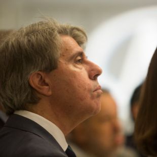 Garrido afronta su primer debate con la incógnita sobre su candidatura