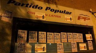 Acusaciones de 'cómplices' en la sede del PP de Latina tras la aprobación en el Congreso del decreto para exhumar los restos de Franco del Valle de los Caídos
