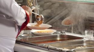 La Asamblea decide hoy el futuro de la ley de comedores sanos de Podemos