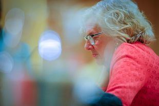 Reabierta la causa contra los policías que insultaron a Carmena en un chat