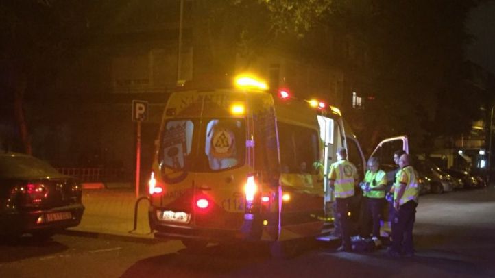 Los servicios de emergencias atienden al hombre apuñalado en Villaverde