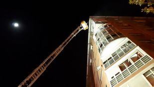 Una treintena de afectados por un incendio en Usera