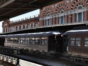 Disfrutar del otoño sobre el Tren de la Fresa