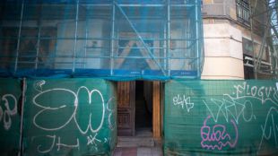 Apuntalamiento sine díe en una finca de Chamberí: "Cualquier día se viene abajo"