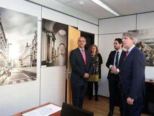Garrido visita la sede de la Comunidad en Bruselas