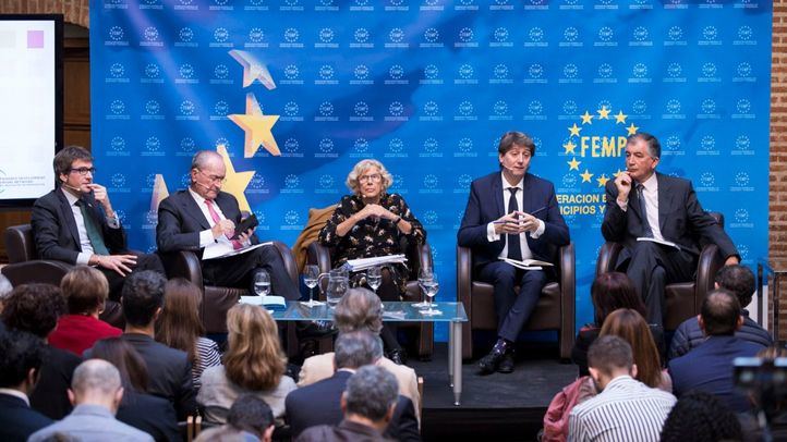 Mesa redonda 'El compromiso 2030 de las ciudades españolas'.