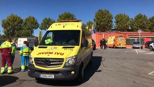 Los servicios del 112, en Boadilla del Monte tras hallar el cadáver del hombre asesinado.