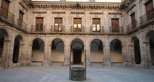 Claustro del Instituto San Isidro