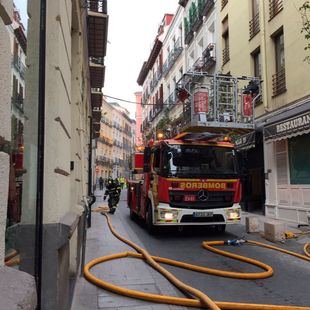 El incendio de un restaurante en Chueca provoca una gran humareda