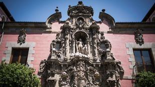 Portada de la calle Fuencarral.