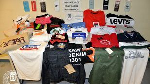 La policía interviene en la Feria del Stock casi 2.500 productos