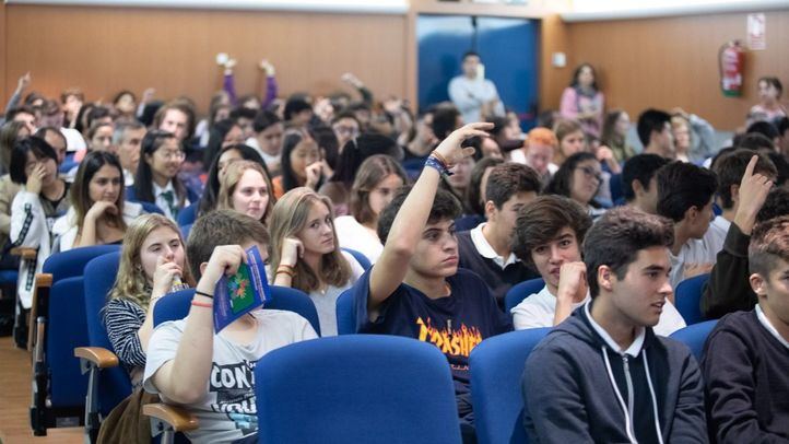 Unos 200 alumnos de los colegios Casvi de Tres Cantos, Montfort, San Pedro y el propio Corazón Inmaculado han asistido como público