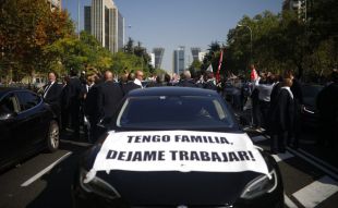 Taxistas y VTC se concentrarán ante el Congreso el día del debate del Decreto