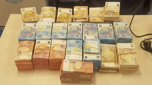 Dinero incautado por la Policía.