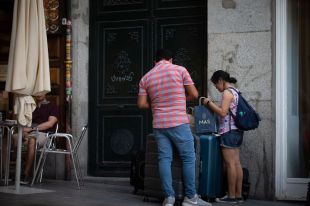 Madrid 'emancipa' a 5.000 jóvenes: dará ayudas al alquiler de hasta 200 euros