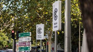 Cartas personales y anuncios en buses